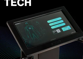 An image of the EVOLT scanner with the text "BIA (bioelectrical impedance analysis) tech"